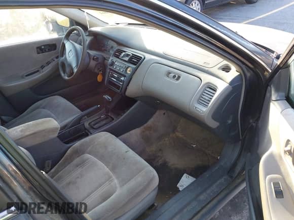 1999 Honda Accord LX с VIN 1HGCG5647XA144120, выставлен на аукционе IAAI как лот 43159861 с пробегом 155 743 миль миль и . История ставок и продаж доступна на DreamBid. Изображение 5.