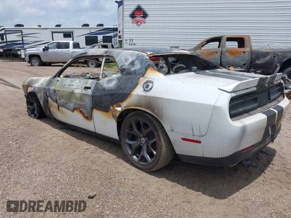 2019 Dodge Challenger R/T with VIN 2C3CDZBT4KH573712, listed as a IAAI auction lot 42741663 with Not provided miles and . Bid and sale history available at DreamBid. Image 3.