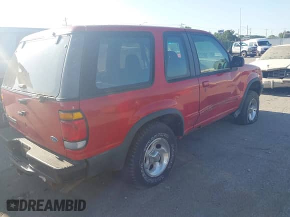 1996 Ford Explorer Eddie Bauer с VIN 1FMCU24X3TUB50343, выставлен на аукционе IAAI как лот 42832448 с пробегом 210 359 миль миль и . История ставок и продаж доступна на DreamBid. Изображение 4.