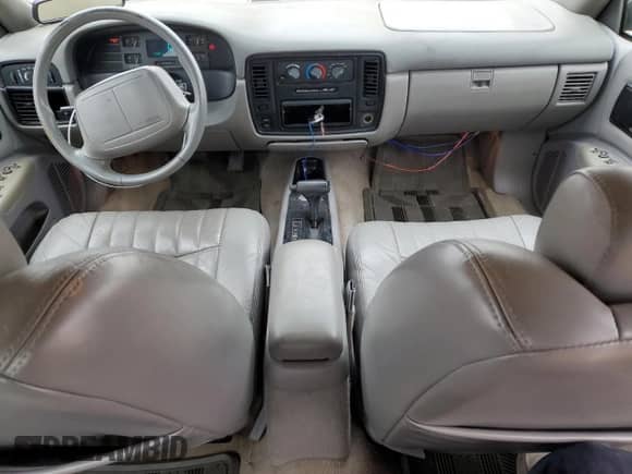 1995 Chevrolet Caprice with VIN 1G1BL52P5SR146120, listed as a Copart auction lot 50930555 with 938,938 mi miles and Non repairable. Bid and sale history available at DreamBid. Image 8.