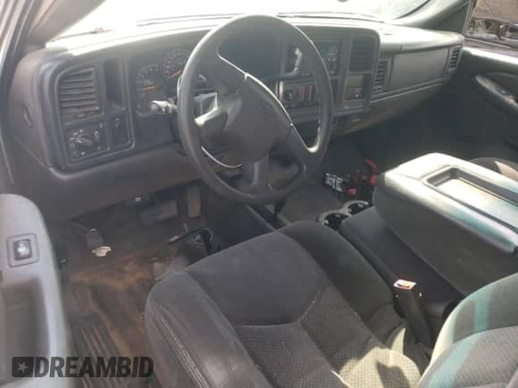 2003 Chevrolet Silverado 2500HD LT z VIN 1GCHK29U83E314808, wystawiony jako Copart lot #72331804 z przebiegiem 228 467 mil mil oraz Szkoda całkowita • Salvage title. Historia ofert i sprzedaży dostępna na DreamBid. Obrazek 8.