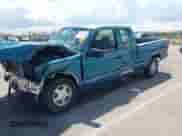 1998 Chevrolet Silverado 1500 z VIN 2GCEC19M2W1251821, wystawiony jako IAAI lot #42166116 z przebiegiem 215 094 mil mil oraz . Historia ofert i sprzedaży dostępna na DreamBid. Obrazek 2.