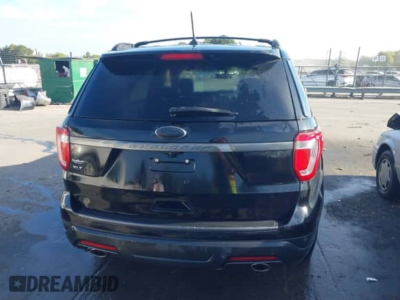 2018 Ford Explorer XLT with VIN 1FM5K7D8XJGC80653, listed as a IAAI auction lot 43239781 with 71,327 mi miles and . Bid and sale history available at DreamBid. Image 16.