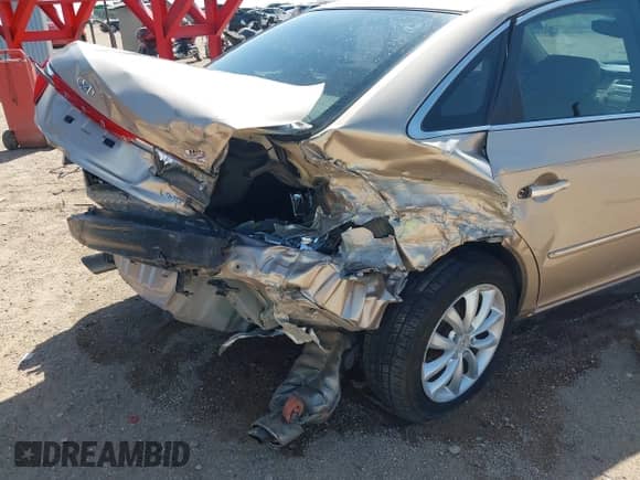 2006 Hyundai Azera SE с VIN KMHFC46F86A079419, выставлен на аукционе IAAI как лот 42531221 с пробегом Не указан миль и . История ставок и продаж доступна на DreamBid. Изображение 6.
