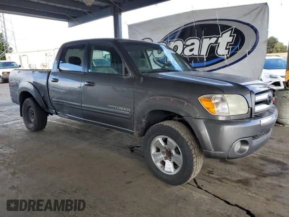 2006 Toyota Tundra SR5 z VIN 5TBET34156S548947, wystawiony jako Copart lot #81879505 z przebiegiem 447 910 mil mil oraz Szkoda całkowita • Salvage title. Historia ofert i sprzedaży dostępna na DreamBid. Obrazek 4.