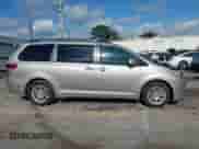 2017 Toyota Sienna XLE Auto Access Seat с VIN 5TDYZ3DC4HS837017, выставлен на аукционе IAAI как лот 42237044 с пробегом 91 041 миль миль и . История ставок и продаж доступна на DreamBid. Изображение 12.