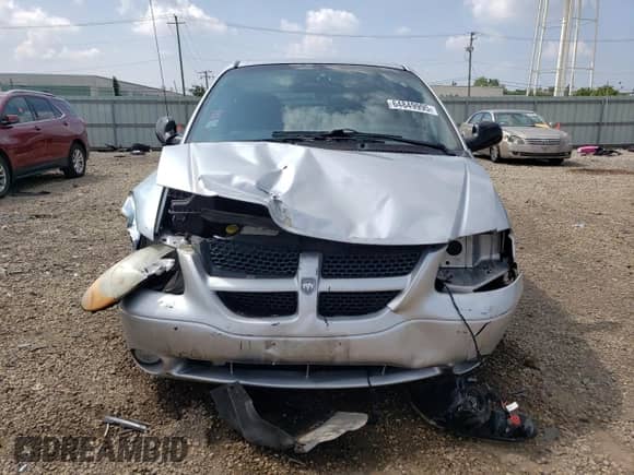 2001 Dodge Caravan SE z VIN 2B4GP44GX1R144362, wystawiony jako Copart lot #64849995 z przebiegiem 111 099 mil mil oraz Szkoda całkowita • Salvage title. Historia ofert i sprzedaży dostępna na DreamBid. Obrazek 5.