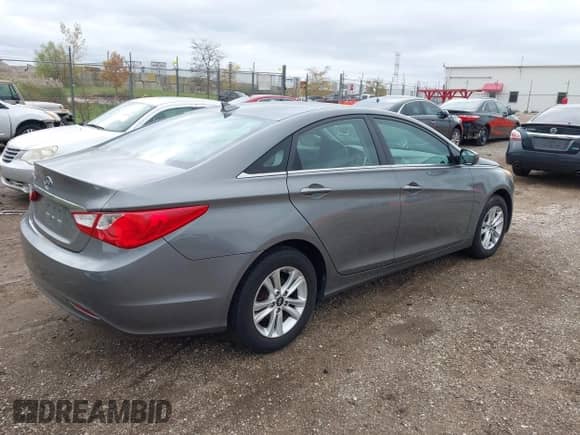 2013 Hyundai Sonata GLS с VIN 5NPEB4AC1DH783192, выставлен на аукционе IAAI как лот 43505341 с пробегом 242 273 миль миль и . История ставок и продаж доступна на DreamBid. Изображение 4.