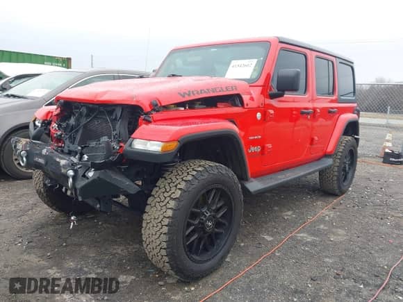 2021 Jeep Wrangler Unlimited Sahara Altitude z VIN 1C4HJXEN8MW679385, wystawiony jako IAAI lot #41542602 z przebiegiem 50 220 mil mil oraz . Historia ofert i sprzedaży dostępna na DreamBid. Obrazek 2.