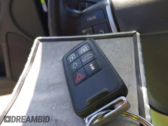 2012 Volvo S60 T5 с VIN YV1622FS6C2041857, выставлен на аукционе IAAI как лот 42861578 с пробегом 121 188 миль миль и . История ставок и продаж доступна на DreamBid. Изображение 11.