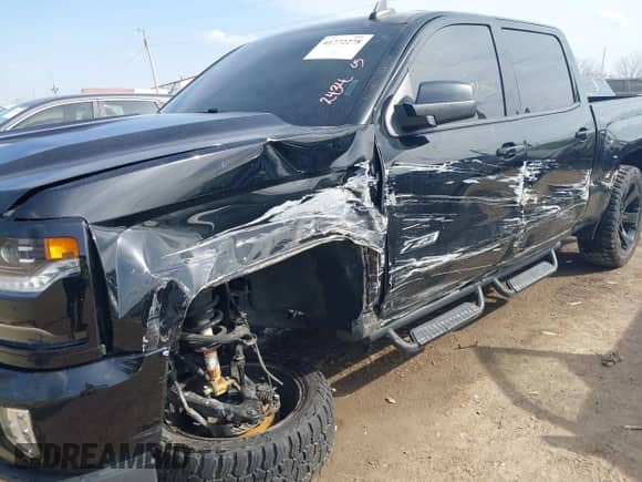 2017 Chevrolet Silverado 1500 LTZ z VIN 3GCUKSEJ4HG269134, wystawiony jako IAAI lot #41772278 z przebiegiem 103 707 mil mil oraz . Historia ofert i sprzedaży dostępna na DreamBid. Obrazek 6.