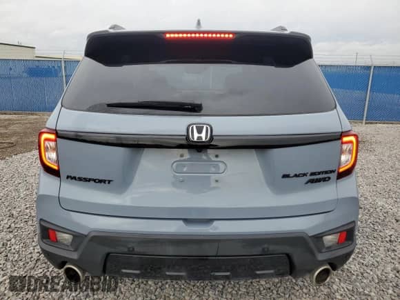 2024 Honda Passport Black Edition with VIN 5FNYF8H85RB500423, listed as a Copart auction lot 67436455 with 32,844 mi miles and Clean title. Bid and sale history available at DreamBid. Image 6.