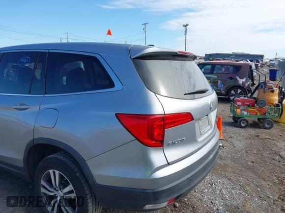 2017 Honda Pilot EX with VIN 5FNYF5H35HB035563, listed as a IAAI auction lot 43499808 with 139,597 mi miles and . Bid and sale history available at DreamBid. Image 19.