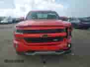 2018 Chevrolet Silverado 1500 LT z VIN 3GCUKREC5JG480908, wystawiony jako Copart lot #63212855 z przebiegiem 58 396 mil mil oraz Szkoda całkowita • Salvage title. Historia ofert i sprzedaży dostępna na DreamBid. Obrazek 5.