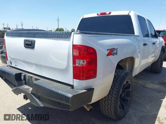 2008 Chevrolet Silverado 1500 LTZ with VIN 2GCEK13M481156918, listed as a IAAI auction lot 42846737 with 228,038 mi miles and . Bid and sale history available at DreamBid. Image 4.