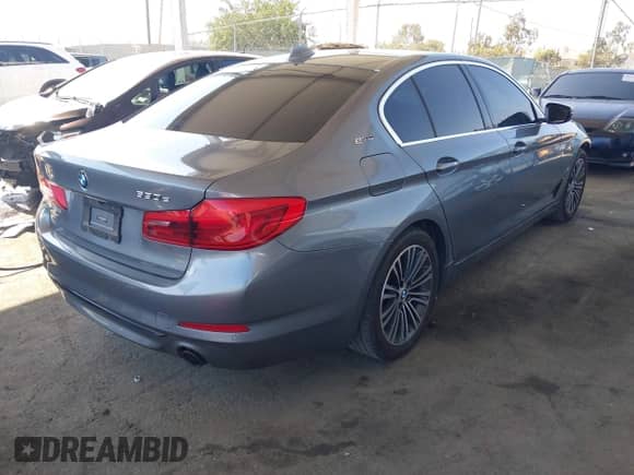2019 BMW 5 Series 530e с VIN WBAJA9C51KB254009, выставлен на аукционе IAAI как лот 42650685 с пробегом 51 461 миль миль и . История ставок и продаж доступна на DreamBid. Изображение 4.