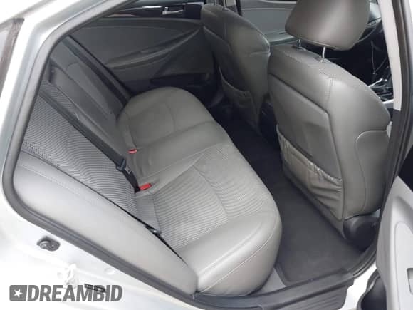 2014 Hyundai Sonata SE with VIN 5NPEC4AC1EH843437, listed as a IAAI auction lot 43370226 with 131,275 mi miles and . Bid and sale history available at DreamBid. Image 8.