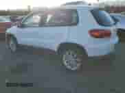 2014 Volkswagen Tiguan SEL z VIN WVGAV3AX4EW626475, wystawiony jako Copart lot #43540255 z przebiegiem 84 057 mil mil oraz Nie do naprawy • Non repairable. Historia ofert i sprzedaży dostępna na DreamBid. Obrazek 2.