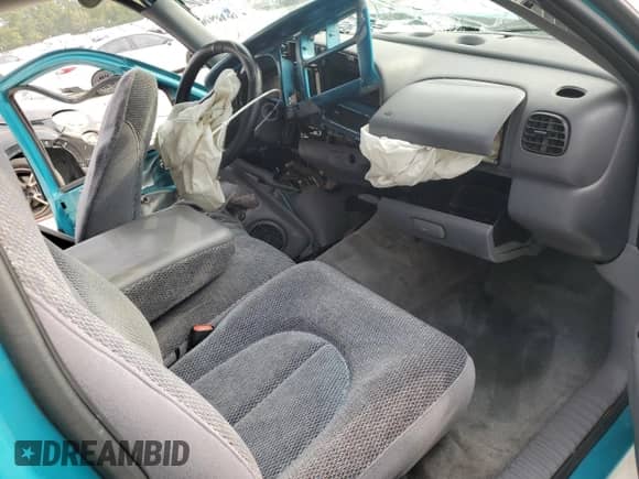 1997 Dodge Dakota z VIN 1B7FL26X9VS140321, wystawiony jako Copart lot #53888125 z przebiegiem Nie podano mil oraz Nie do naprawy • Non repairable. Historia ofert i sprzedaży dostępna na DreamBid. Obrazek 8.