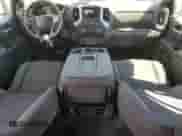 2024 Chevrolet Silverado 1500 Custom Trail Boss z VIN 3GCUDCE87RG454311, wystawiony jako Copart lot #66486955 z przebiegiem 3 402 mil mil oraz Szkoda całkowita • Salvage title. Historia ofert i sprzedaży dostępna na DreamBid. Obrazek 8.