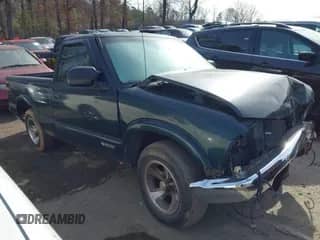 2001 Chevrolet S-10 with VIN 1GCCS145918229718, listed as a IAAI auction lot 41340537 with 236,884 mi miles and . Bid and sale history available at DreamBid. Image 1.