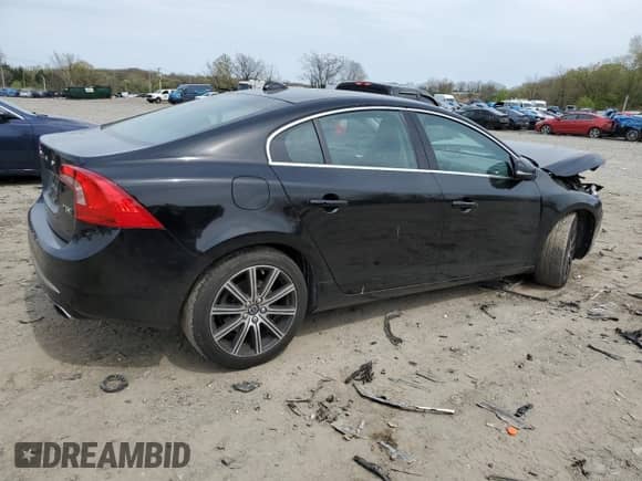 2018 Volvo S60 Inscription Platinum z VIN LYV402TM7JB156553, wystawiony jako Copart lot #53171715 z przebiegiem 67 688 mil mil oraz Szkoda całkowita • Salvage title. Historia ofert i sprzedaży dostępna na DreamBid. Obrazek 3.