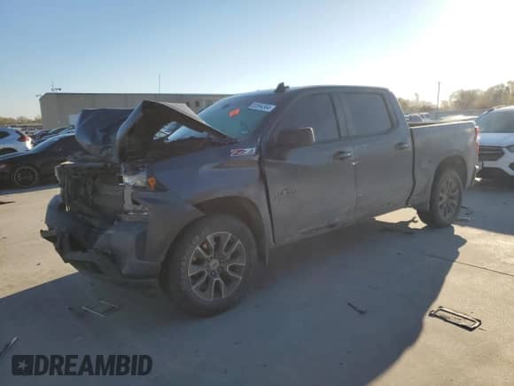 2021 Chevrolet Silverado 1500 RST z VIN 1GCUYEED6MZ263548, wystawiony jako Copart lot #82894564 z przebiegiem Nie podano mil oraz Szkoda całkowita • Salvage title. Historia ofert i sprzedaży dostępna na DreamBid. Obrazek 1.