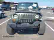 2007 Jeep Wrangler Unlimited Sahara с VIN 1J4GA59157L198095, выставлен на аукционе IAAI как лот 43011519 с пробегом 198 022 миль миль и . История ставок и продаж доступна на DreamBid. Изображение 12.