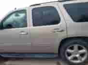 2009 Chevrolet Tahoe LTZ с VIN 1GNFC33029R284021, выставлен на аукционе IAAI как лот 42442433 с пробегом 133 271 миль миль и . История ставок и продаж доступна на DreamBid. Изображение 14.