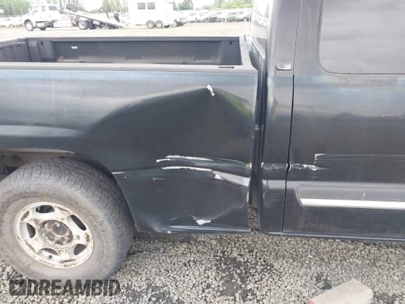 2004 Chevrolet Silverado 1500 LS with VIN 1GCEC19T74Z350324, listed as a IAAI auction lot 42268086 with 174,800 mi miles and . Bid and sale history available at DreamBid. Image 6.
