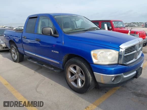 2008 Dodge 1500 ST z VIN 1D7HA18N08J167718, wystawiony jako IAAI lot #42449649 z przebiegiem 180 556 mil mil oraz . Historia ofert i sprzedaży dostępna na DreamBid. Obrazek 1.