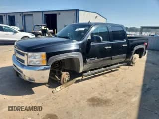 2013 Chevrolet Silverado 1500 LT with VIN 3GCPKSE73DG363663, listed as a Copart auction lot 70136965 with 205,918 mi miles and Clean title. Bid and sale history available at DreamBid. Image 1.
