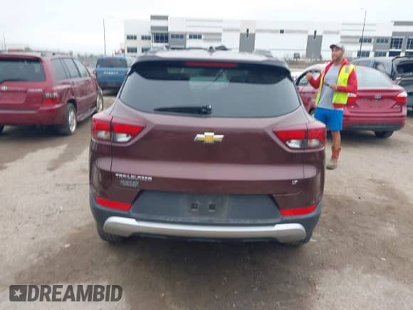 2022 Chevrolet TrailBlazer LT z VIN KL79MPSL9NB060203, wystawiony jako IAAI lot #43109012 z przebiegiem 90 764 mil mil oraz . Historia ofert i sprzedaży dostępna na DreamBid. Obrazek 16.