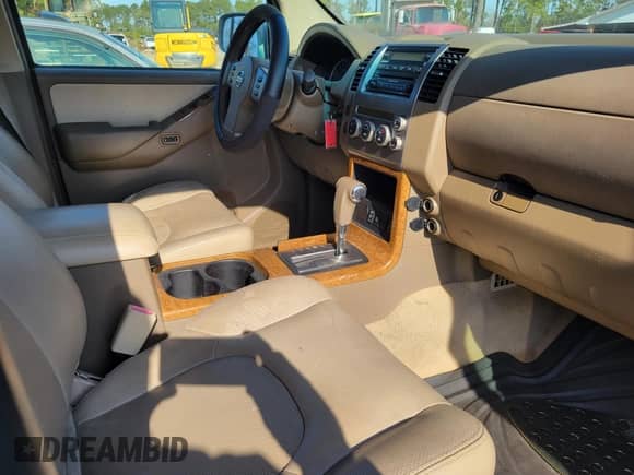 2006 Nissan Pathfinder SE с VIN 5N1AR18U46C627598, выставлен на аукционе IAAI как лот 41527404 с пробегом 124 763 миль миль и . История ставок и продаж доступна на DreamBid. Изображение 5.