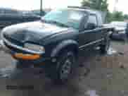 1998 Chevrolet S-10 LS z VIN 1GCCT19WXW8220063, wystawiony jako IAAI lot #42722060 z przebiegiem 186 096 mil mil oraz . Historia ofert i sprzedaży dostępna na DreamBid. Obrazek 18.