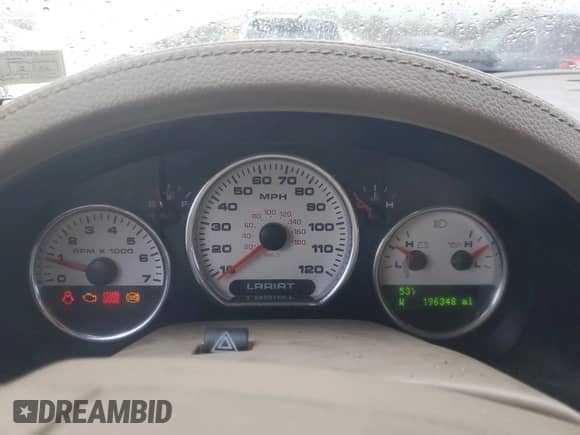 2008 Ford F-150 XLT с VIN 1FTPW14568FA32551, выставлен на аукционе Copart как лот 82453475 с пробегом 196 348 миль миль и Чистый • Clean title. История ставок и продаж доступна на DreamBid. Изображение 9.