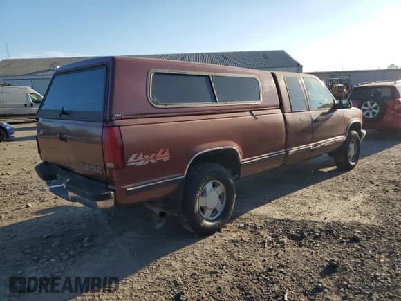 1998 Chevrolet Silverado 1500 z VIN 1GCEK19R6WE108741, wystawiony jako Copart lot #84901375 z przebiegiem 245 863 mil mil oraz Szkoda całkowita • Salvage title. Historia ofert i sprzedaży dostępna na DreamBid. Obrazek 3.