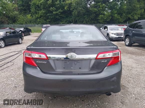 2014 Toyota Camry L with VIN 4T1BF1FK4EU862865, listed as a IAAI auction lot 42882246 with 33,475 mi miles and . Bid and sale history available at DreamBid. Image 17.