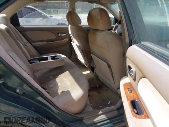 1999 Hyundai Sonata GLS with VIN KMHWF35V6XA107973, listed as a IAAI auction lot 42119318 with 174,231 mi miles and . Bid and sale history available at DreamBid. Image 8.