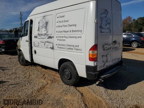 2005 Dodge Sprinter with VIN WD2PD144955756005, listed as a Copart auction lot 83840274 with Not provided miles and Salvage title. Bid and sale history available at DreamBid. Image 2.
