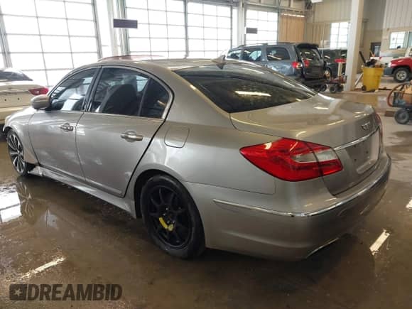 2012 Hyundai Genesis R-Spec z VIN KMHGC4DH5CU159179, wystawiony jako IAAI lot #41559507 z przebiegiem 198 846 mil mil oraz . Historia ofert i sprzedaży dostępna na DreamBid. Obrazek 3.