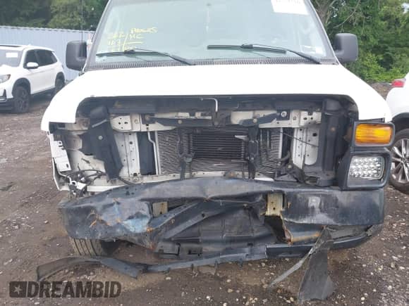 2009 Ford Econoline Cargo Commercial with VIN 1FTNE24WX9DA75473, listed as a IAAI auction lot 42751516 with 262,163 mi miles and . Bid and sale history available at DreamBid. Image 6.