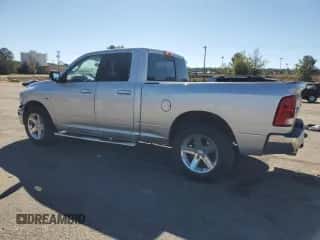 2010 Dodge 1500 SLT z VIN 1D7RB1GT7AS204071, wystawiony jako Copart lot #87082925 z przebiegiem 230 056 mil mil oraz Szkoda całkowita • Salvage title. Historia ofert i sprzedaży dostępna na DreamBid. Obrazek 2.