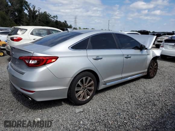 2015 Hyundai Sonata Sport z VIN 5NPE34AF0FH132551, wystawiony jako Copart lot #89548815 z przebiegiem 83 512 mil mil oraz Szkoda całkowita • Salvage title. Historia ofert i sprzedaży dostępna na DreamBid. Obrazek 3.