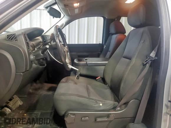 2010 GMC Sierra 1500 SLE z VIN 1GTSCVE08AZ290989, wystawiony jako Copart lot #69817275 z przebiegiem 226 178 mil mil oraz Czysty tytuł • Clean title. Historia ofert i sprzedaży dostępna na DreamBid. Obrazek 7.