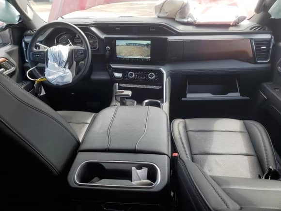 2023 GMC Sierra 1500 Denali z VIN 1GTUUGED8PZ178030, wystawiony jako Copart lot #68644805 z przebiegiem 24 196 mil mil oraz Nie do naprawy • Non repairable. Historia ofert i sprzedaży dostępna na DreamBid. Obrazek 8.