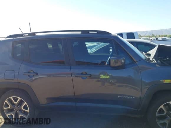 2017 Jeep Renegade Latitude z VIN ZACCJABB5HPF45504, wystawiony jako IAAI lot #42486270 z przebiegiem 67 610 mil mil oraz . Historia ofert i sprzedaży dostępna na DreamBid. Obrazek 14.