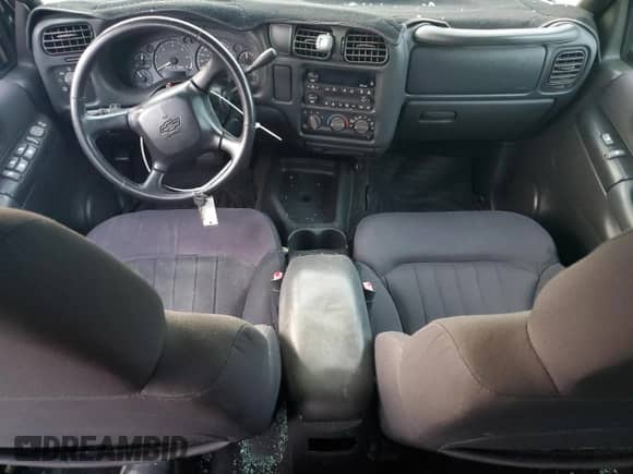 2003 Chevrolet Blazer LS с VIN 1GNCS13X53K148585, выставлен на аукционе Copart как лот 82339174 с пробегом 262 249 миль миль и Списание • Salvage title. История ставок и продаж доступна на DreamBid. Изображение 8.