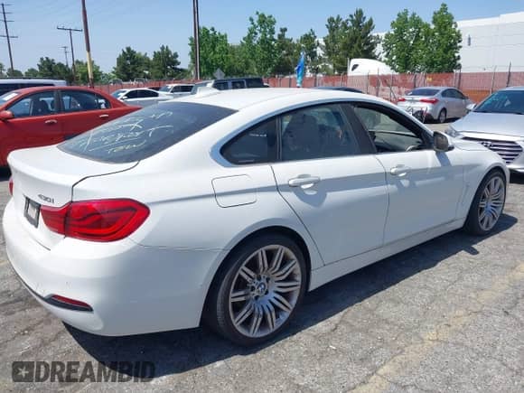 2018 BMW 4 Series 430i with VIN WBA4J1C59JBG77615, listed as a IAAI auction lot 42544193 with 58,445 mi miles and . Bid and sale history available at DreamBid. Image 4.