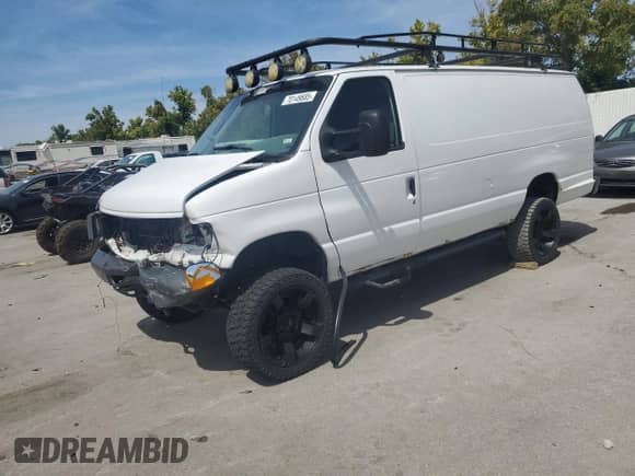 2005 Ford Econoline Cargo with VIN 1FTSS34L55HB35119, listed as a Copart auction lot 70149685 with 184,255 mi miles and Salvage title. Bid and sale history available at DreamBid. Image 1.